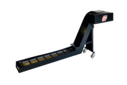 Extra durable hinged belt conveyor